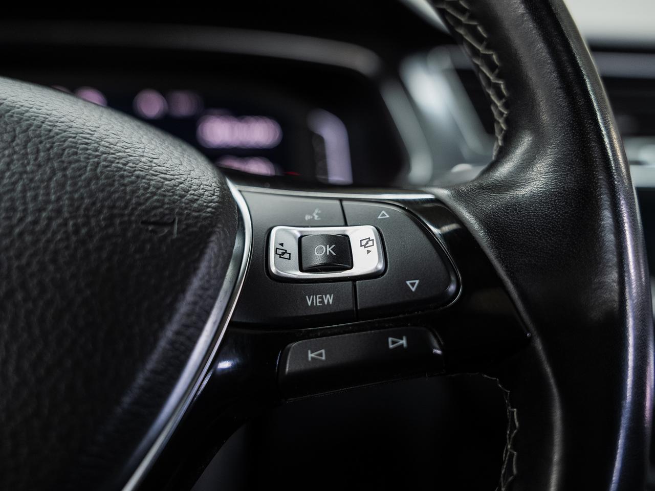 2020 Volkswagen Tiguan HIGHLINE R-LINE AWD | Nav | Pano roof | CarPlay Photo
