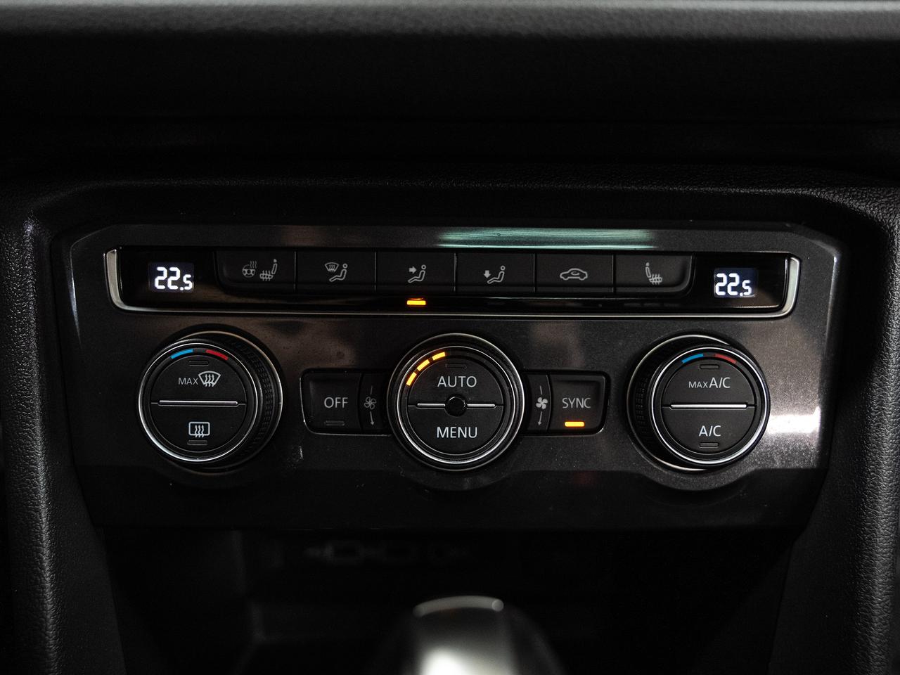 2020 Volkswagen Tiguan HIGHLINE R-LINE AWD | Nav | Pano roof | CarPlay