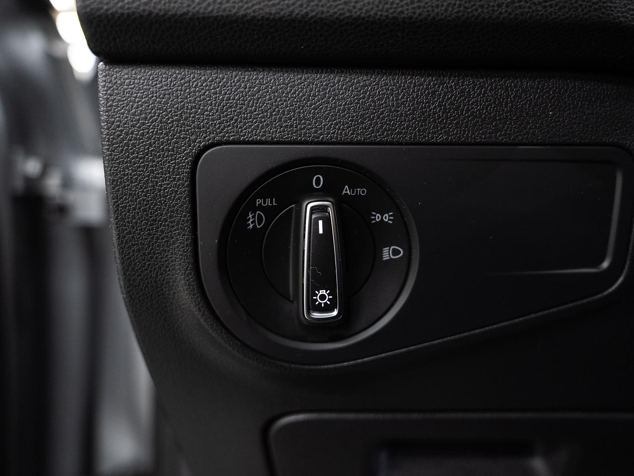 2020 Volkswagen Tiguan HIGHLINE R-LINE AWD | Nav | Pano roof | CarPlay