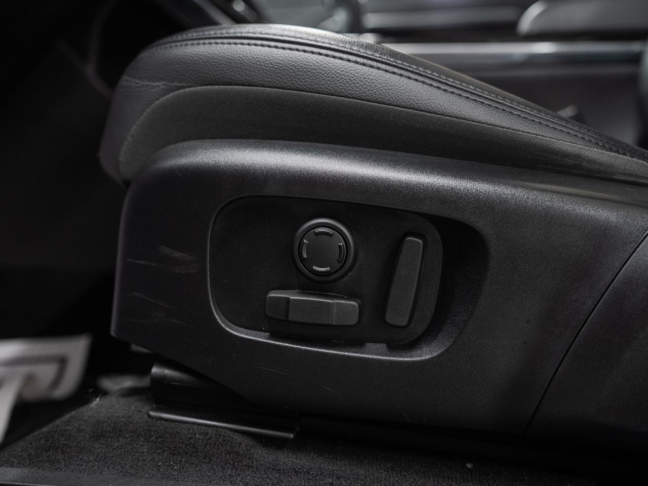 2023 Land Rover Range Rover Evoque P250 S AWD | Nav | Leather | Panoroof | CarPlay