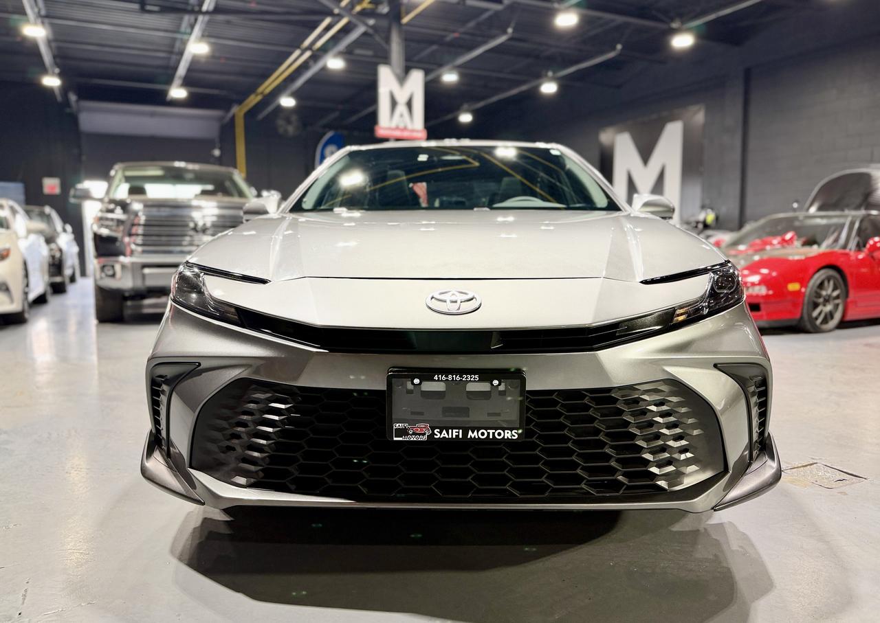 2025 Toyota Camry SE UPGRADE HYBRID AWD Photo