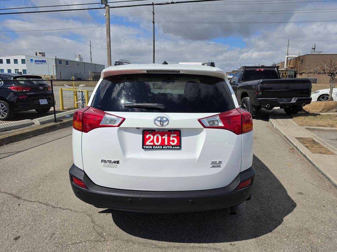 2015 Toyota RAV4 AWD 4dr XLE Photo