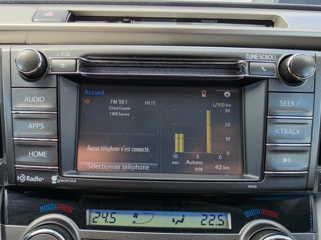 2015 Toyota RAV4 AWD 4dr XLE Photo