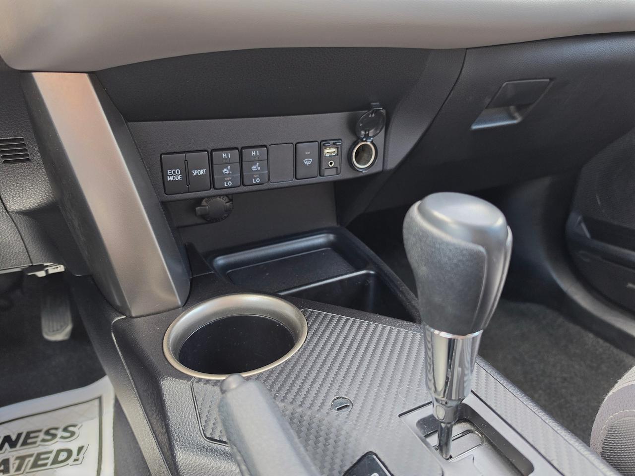 2015 Toyota RAV4 AWD 4dr XLE Photo