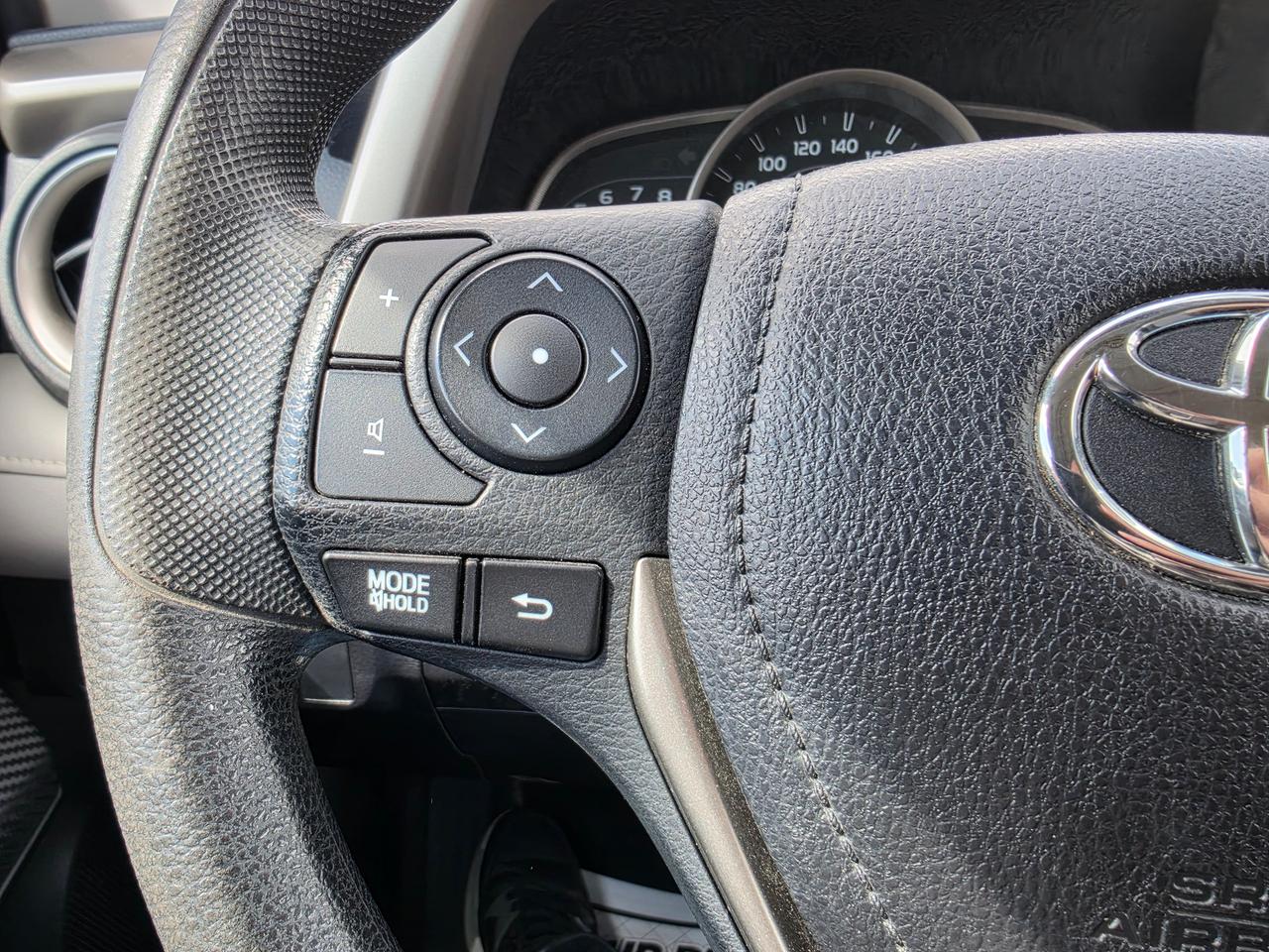 2015 Toyota RAV4 AWD 4dr XLE Photo