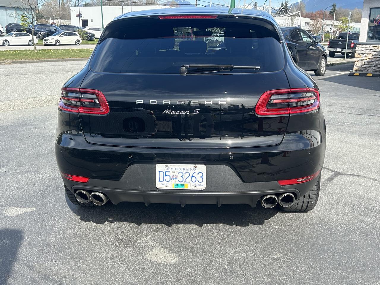 2015 Porsche Macan AWD 4dr S Photo