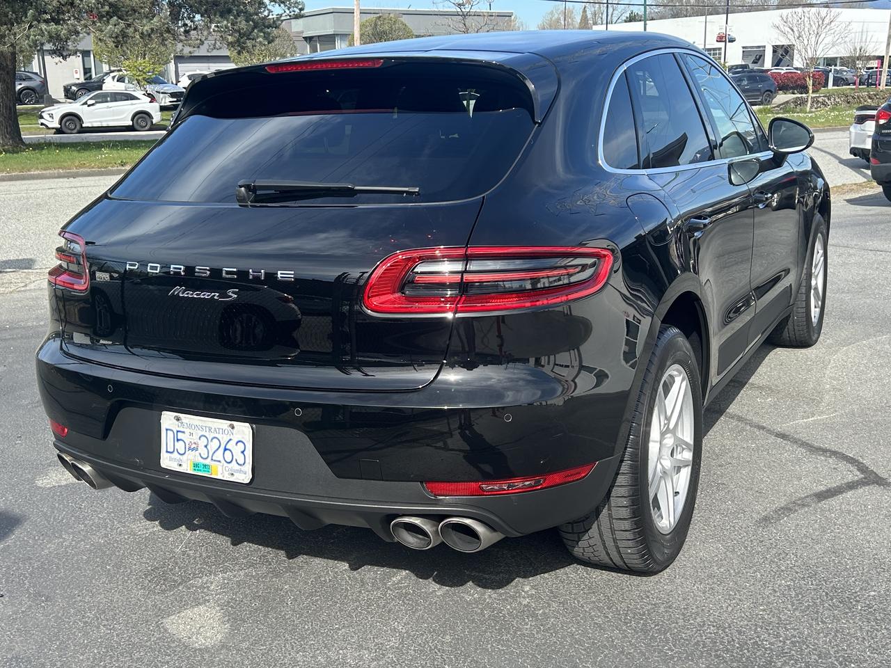 2015 Porsche Macan AWD 4dr S Photo