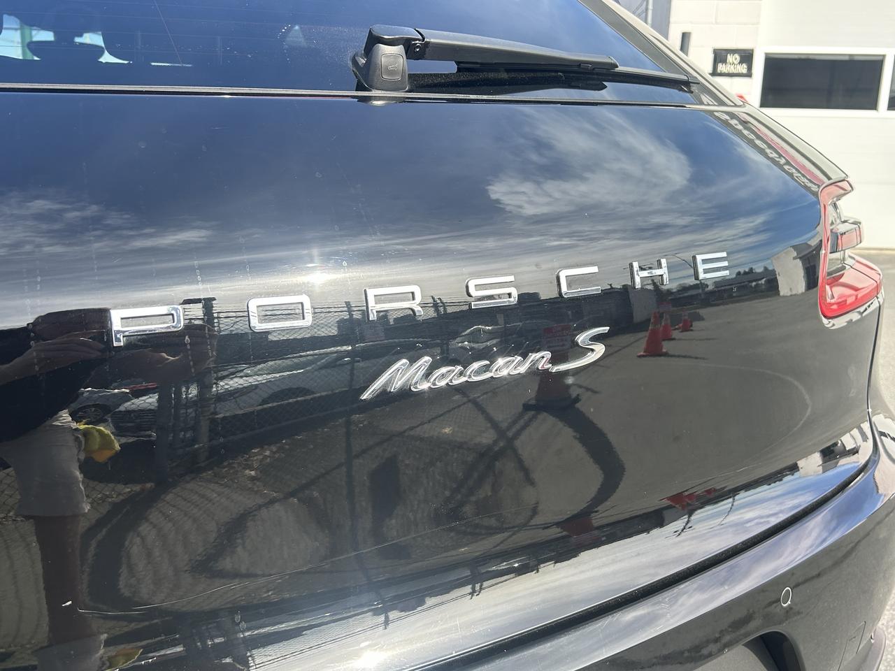 2015 Porsche Macan AWD 4dr S Photo