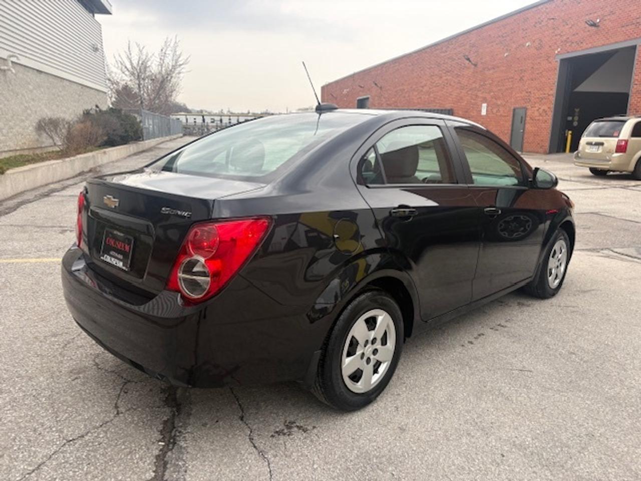 2015 Chevrolet Sonic LS ONLY 15,777KM-1 OWNER-NO ACCIDENTS-AUTOMATIC-AIR** Photo4