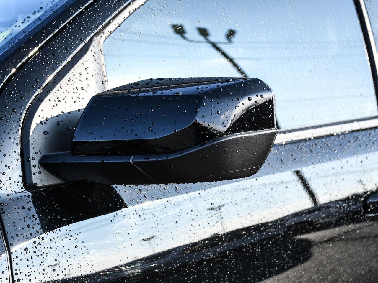 2024 GMC Canyon Crew Cab Short Box 4-Wheel Drive AT4 Photo