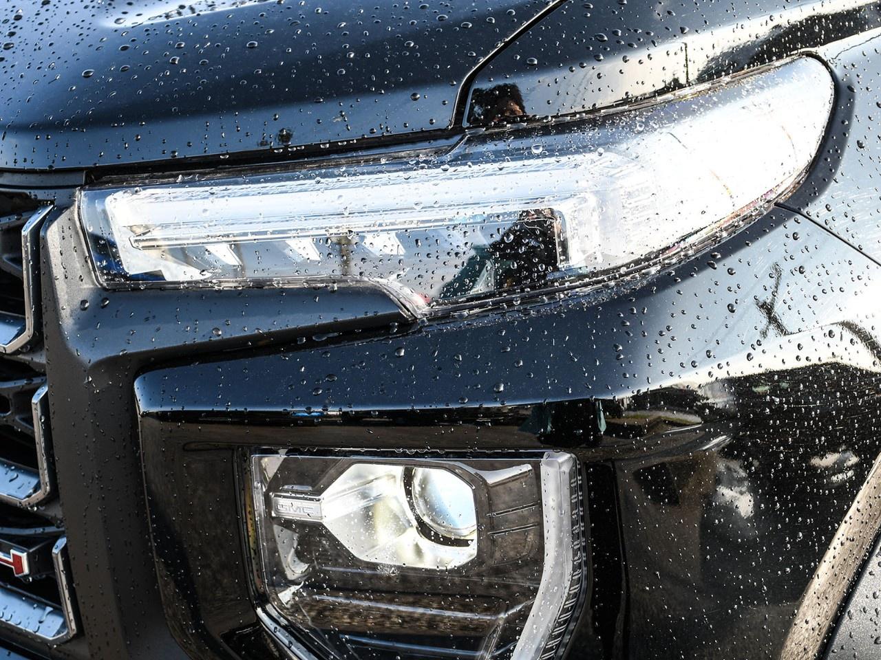 2024 GMC Canyon Crew Cab Short Box 4-Wheel Drive AT4 Photo