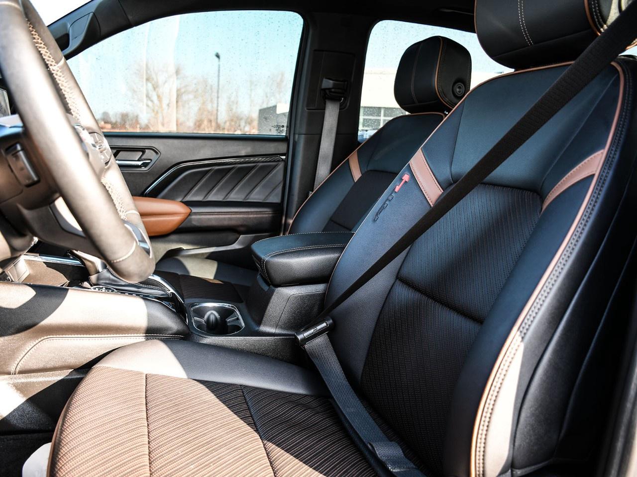 2024 GMC Canyon Crew Cab Short Box 4-Wheel Drive AT4 Photo