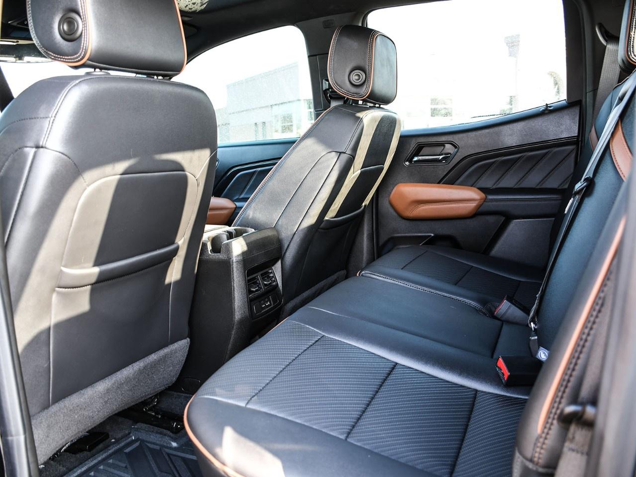 2024 GMC Canyon Crew Cab Short Box 4-Wheel Drive AT4 Photo