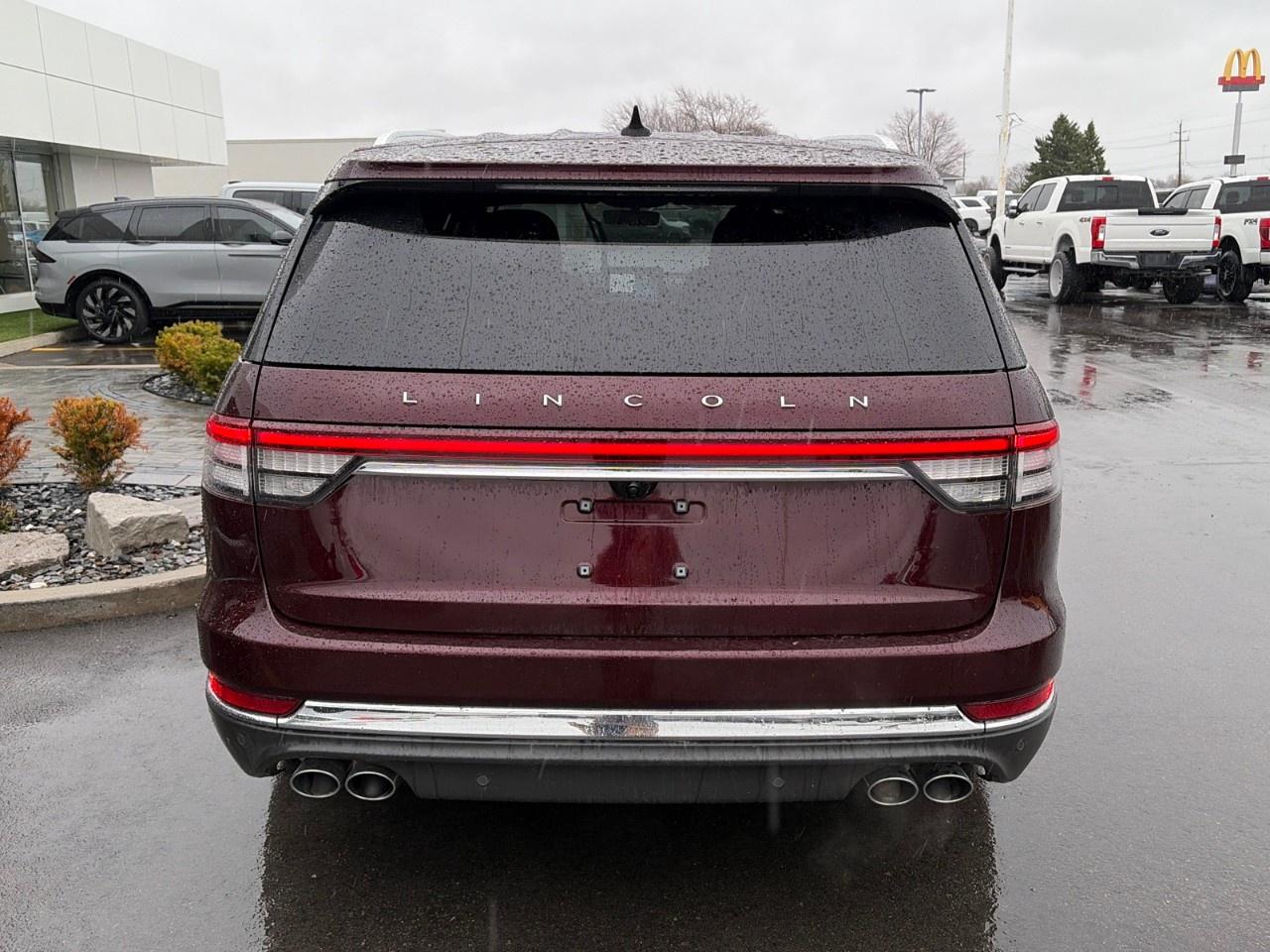 2021 Lincoln Aviator Reserve AWD Photo3