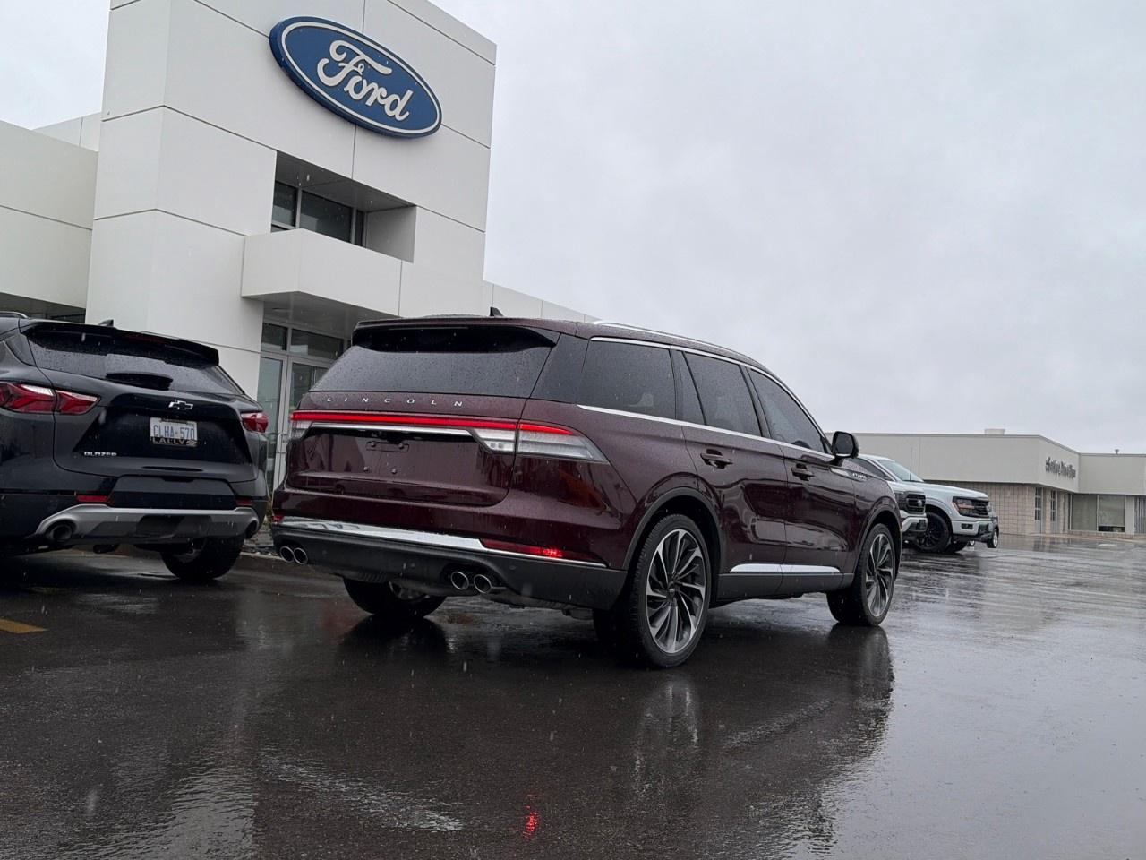 2021 Lincoln Aviator Reserve AWD Photo2