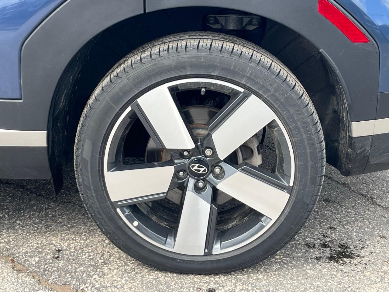 2025 Hyundai Santa Fe LUXURY AWD Photo