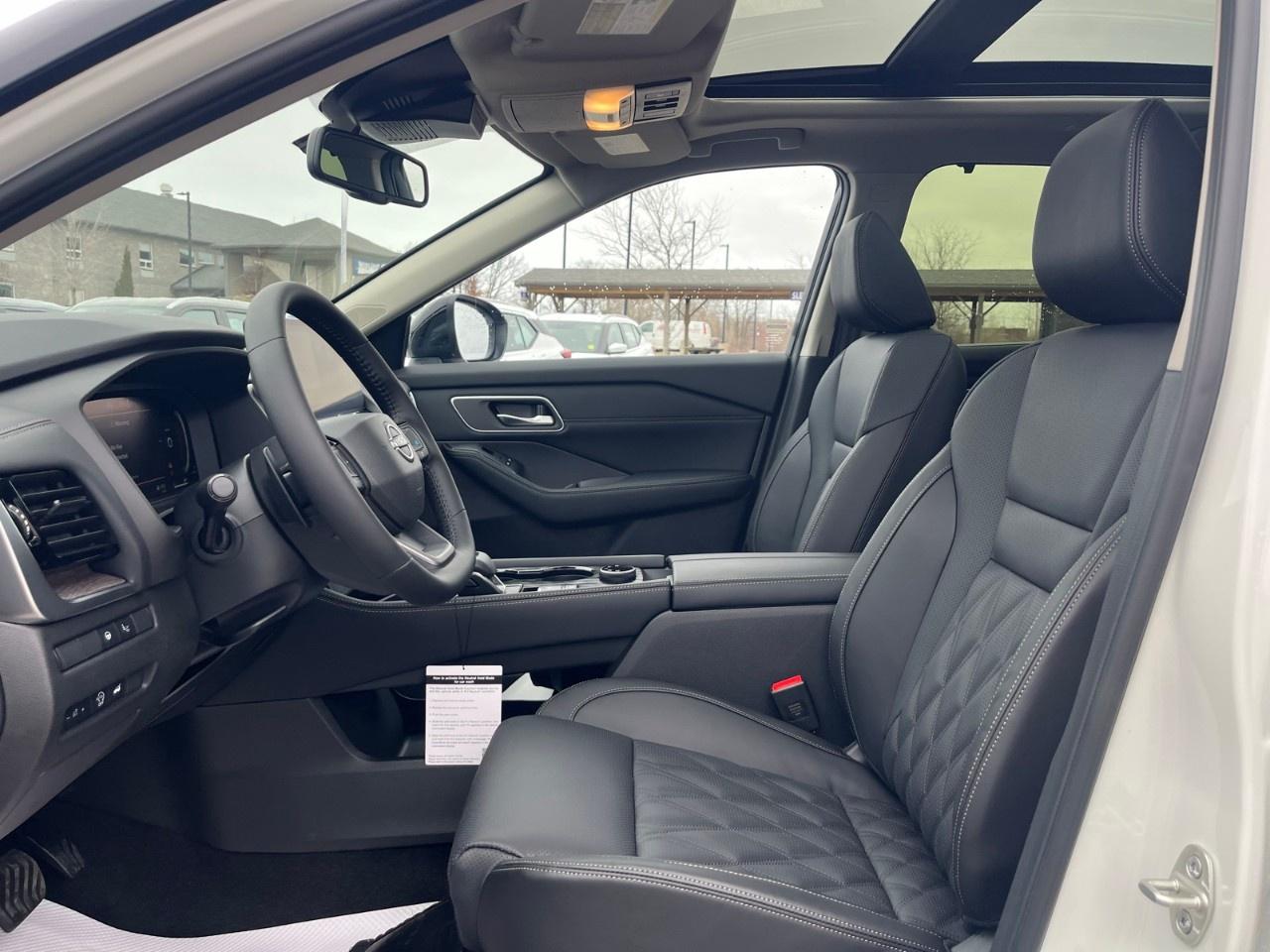 2026 Nissan Rogue AWD Platinum Photo