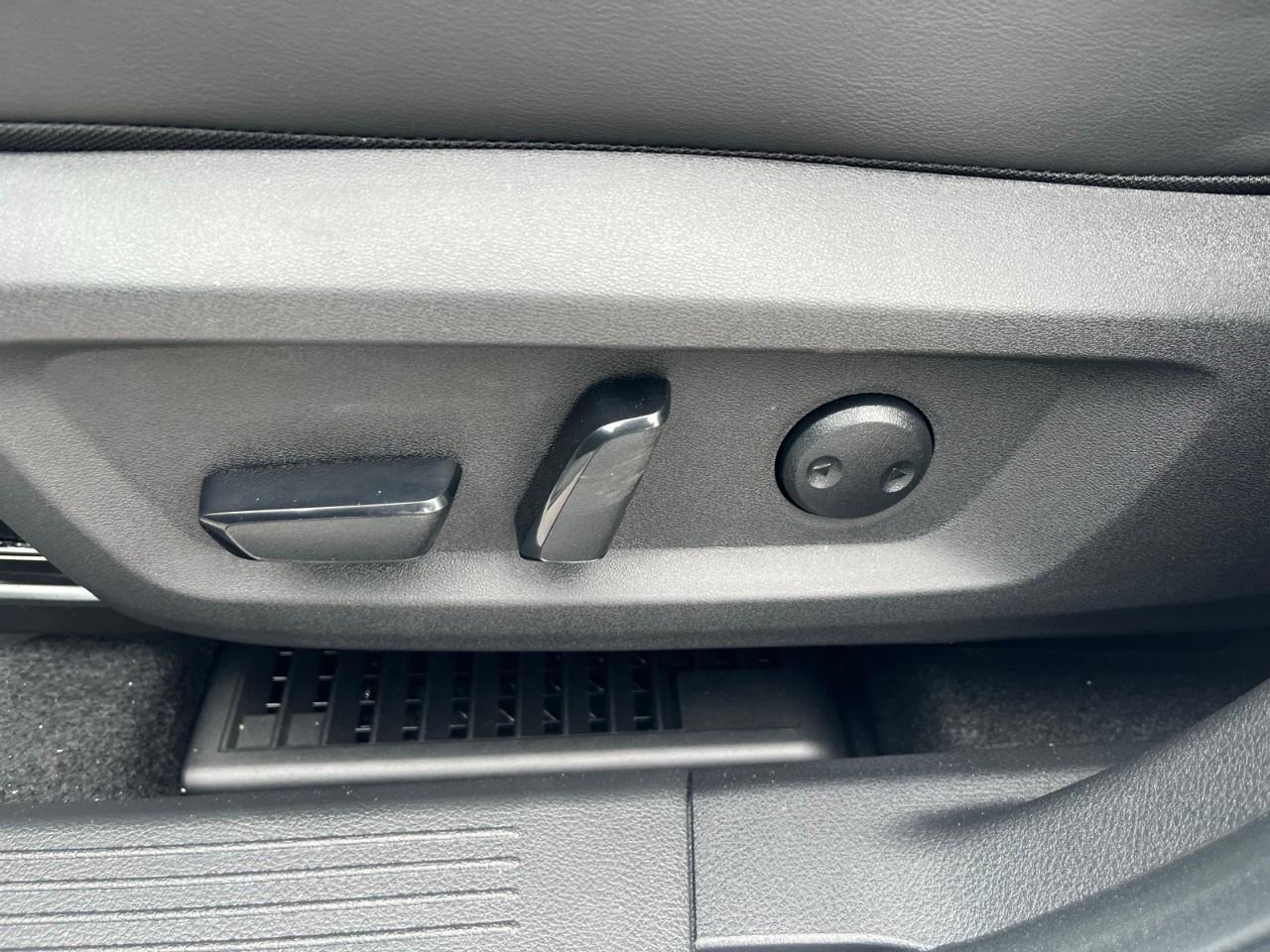 2026 Nissan Rogue AWD Platinum Photo