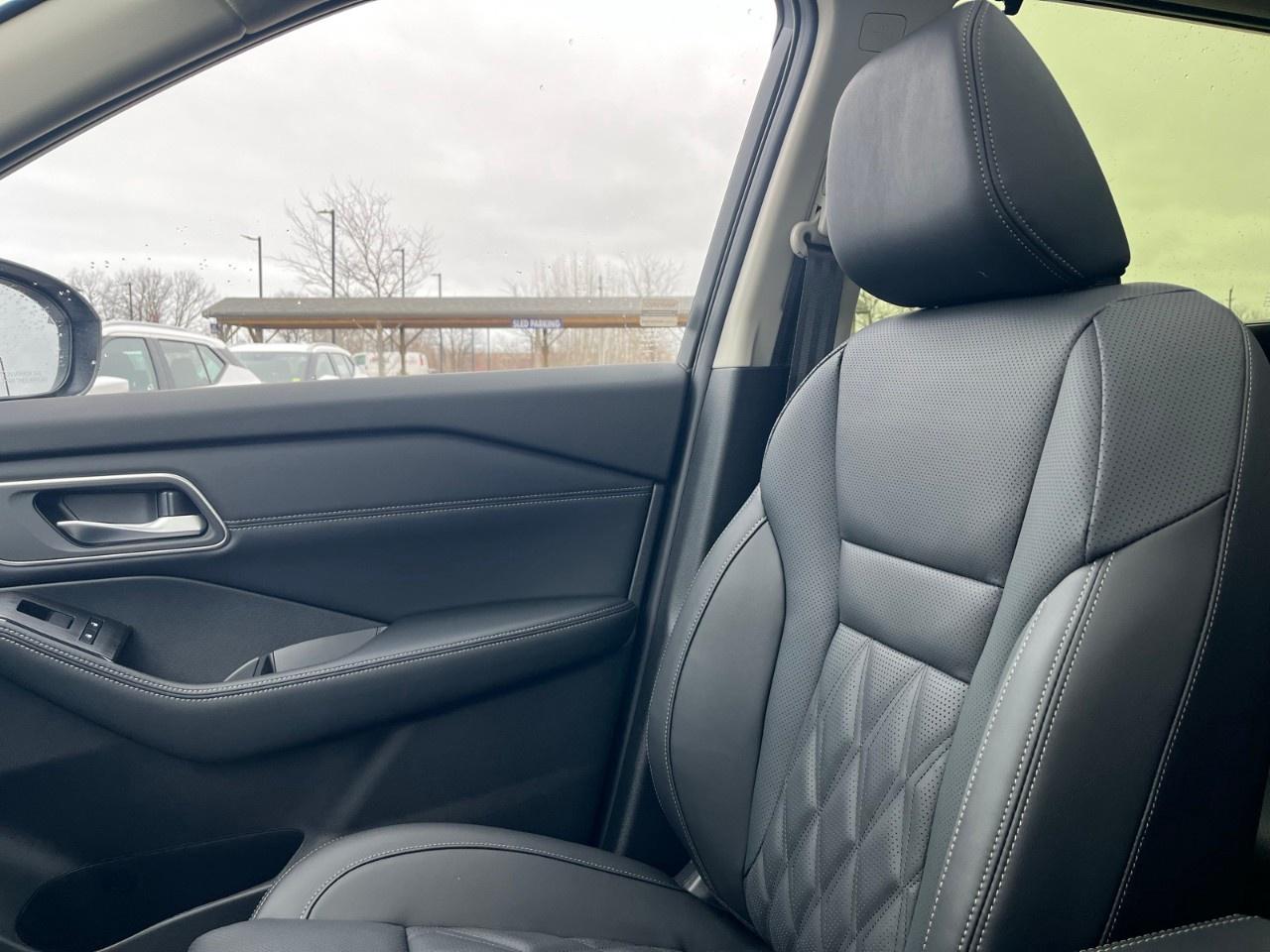 2026 Nissan Rogue AWD Platinum Photo