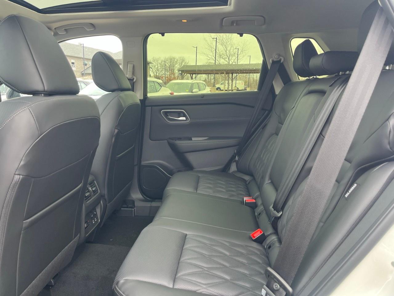 2026 Nissan Rogue AWD Platinum Photo