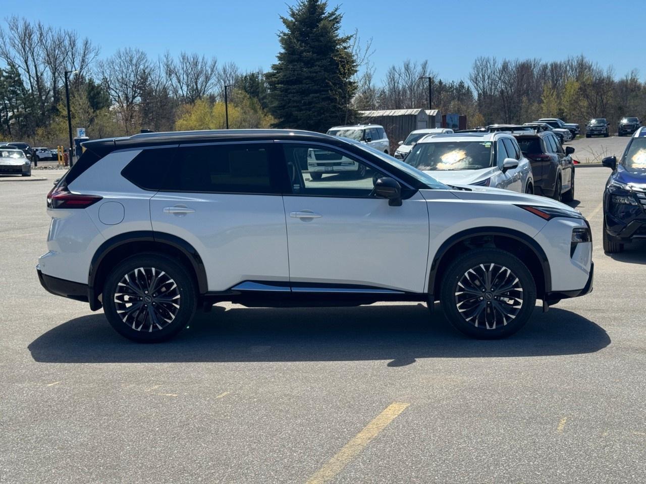 2026 Nissan Rogue AWD Platinum Photo