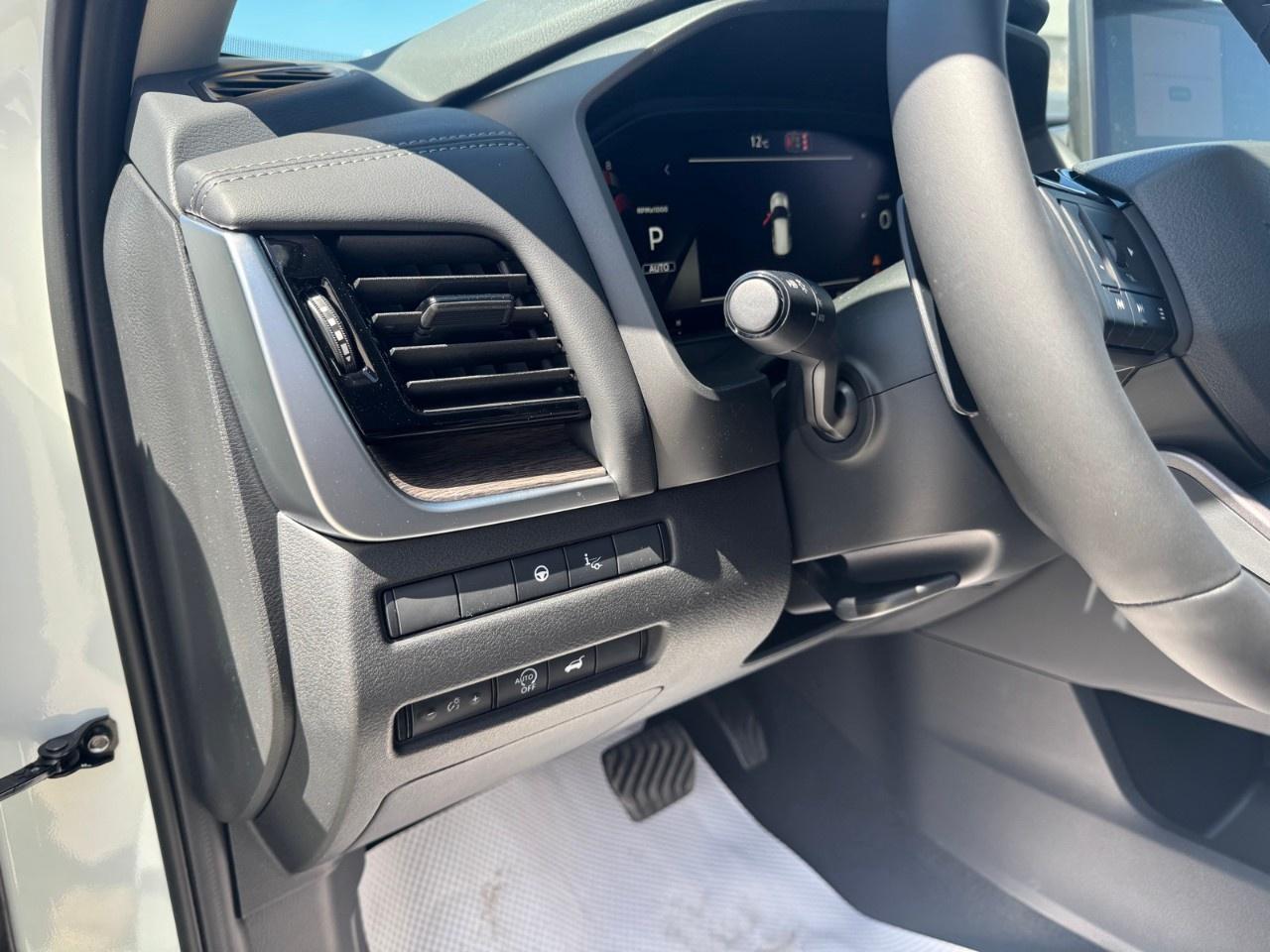 2026 Nissan Rogue AWD Platinum Photo