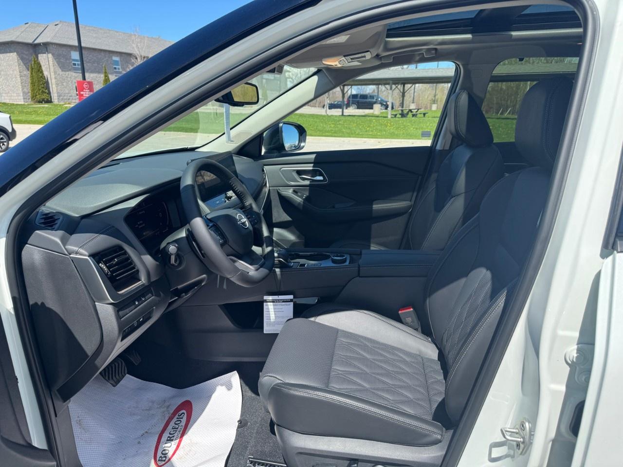 2026 Nissan Rogue AWD Platinum Photo