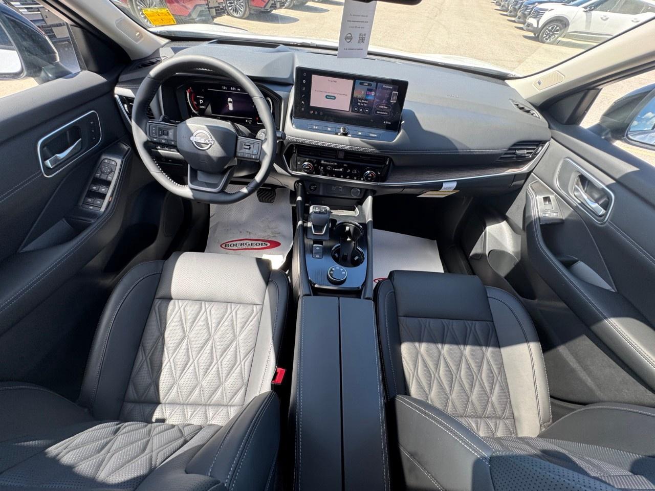 2026 Nissan Rogue AWD Platinum Photo