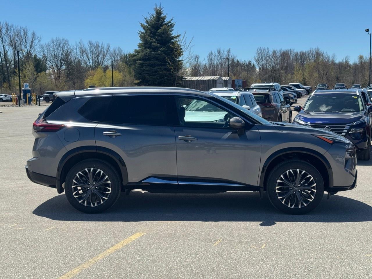 2026 Nissan Rogue AWD Platinum Photo