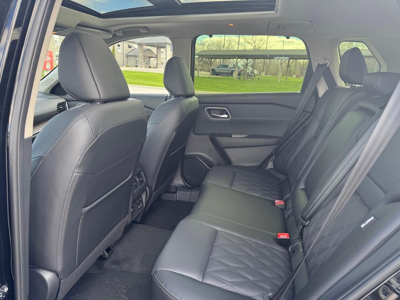 2026 Nissan Rogue AWD Platinum Photo