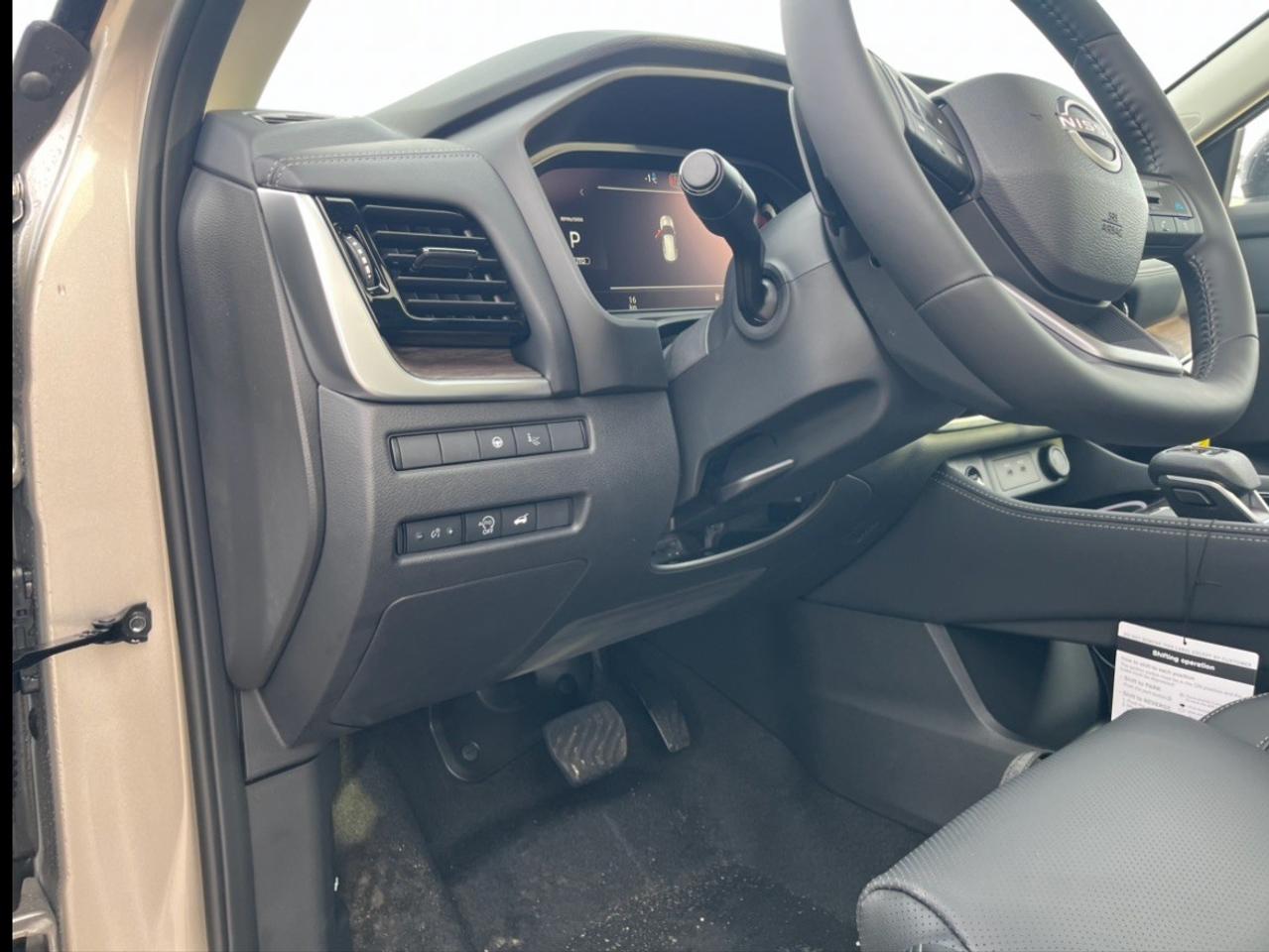 2026 Nissan Rogue AWD Platinum Photo