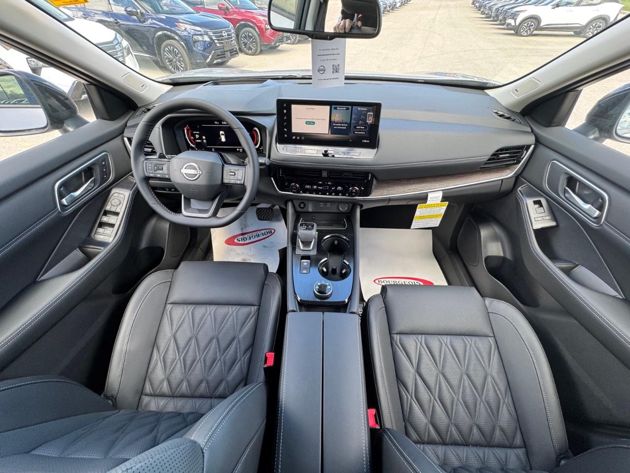 2026 Nissan Rogue AWD Platinum Photo
