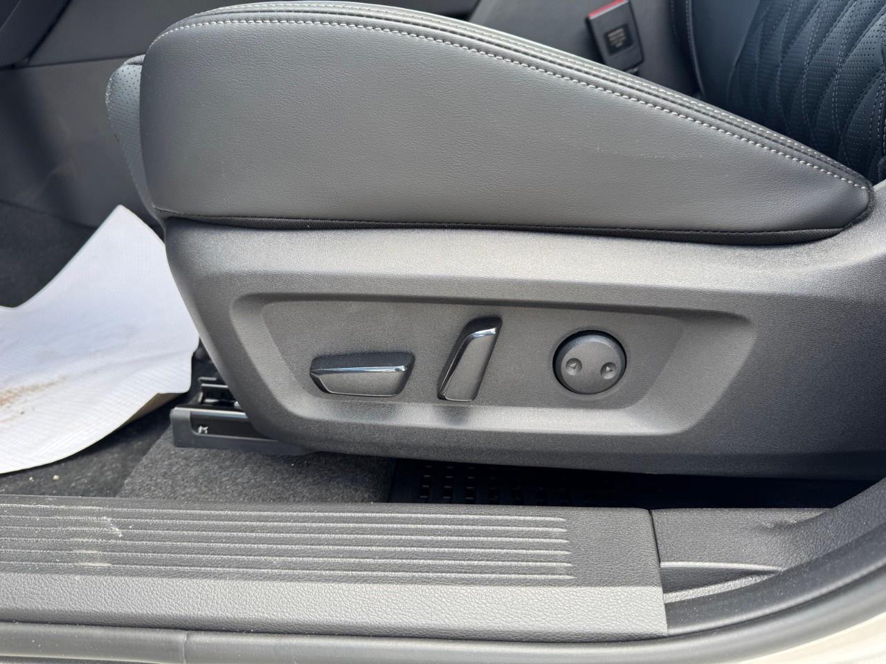 2026 Nissan Rogue AWD Platinum Photo