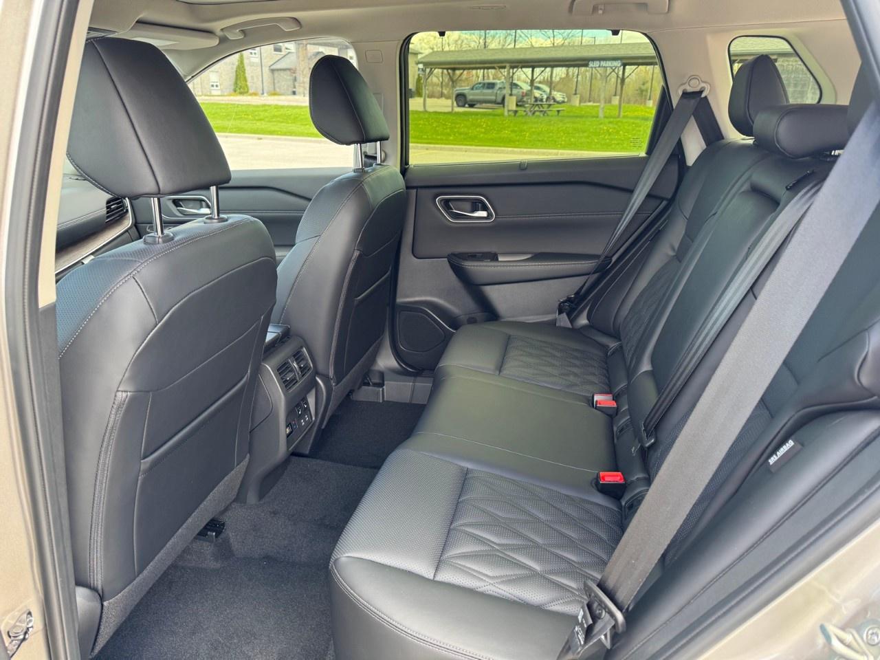 2026 Nissan Rogue AWD Platinum Photo