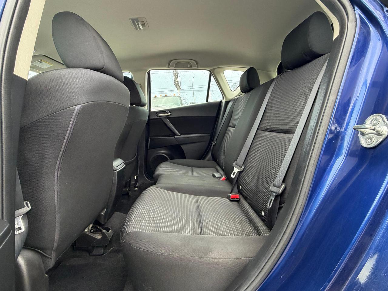 2013 Mazda MAZDA3 GX Photo