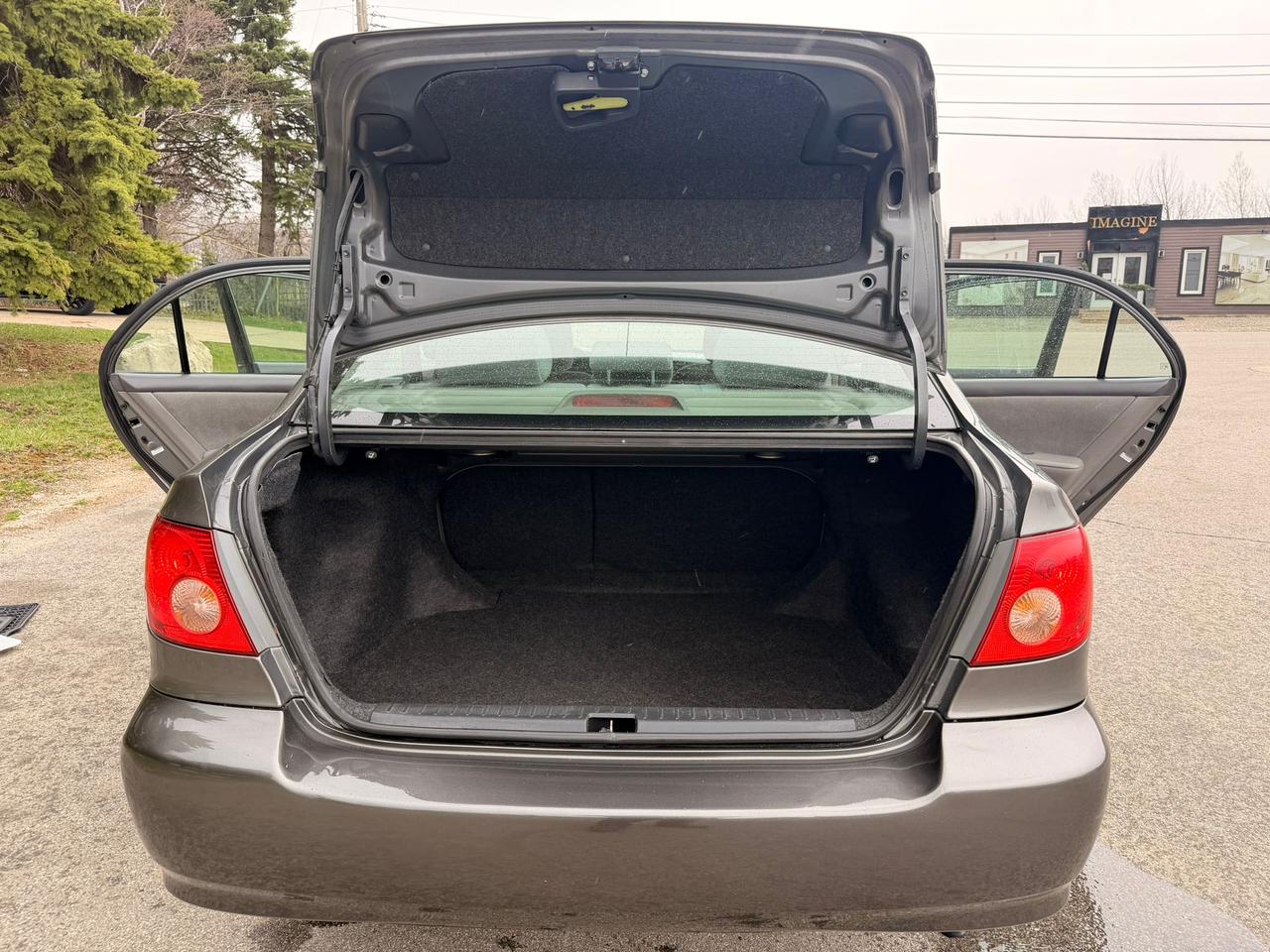 2006 Toyota Corolla CE Photo