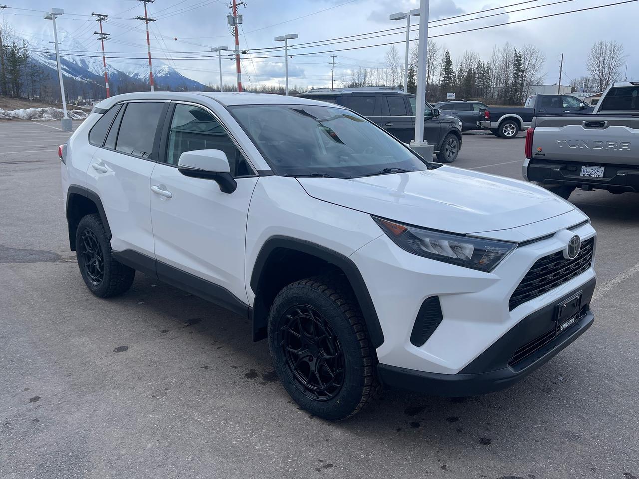 2024 Toyota RAV4 LE Photo1