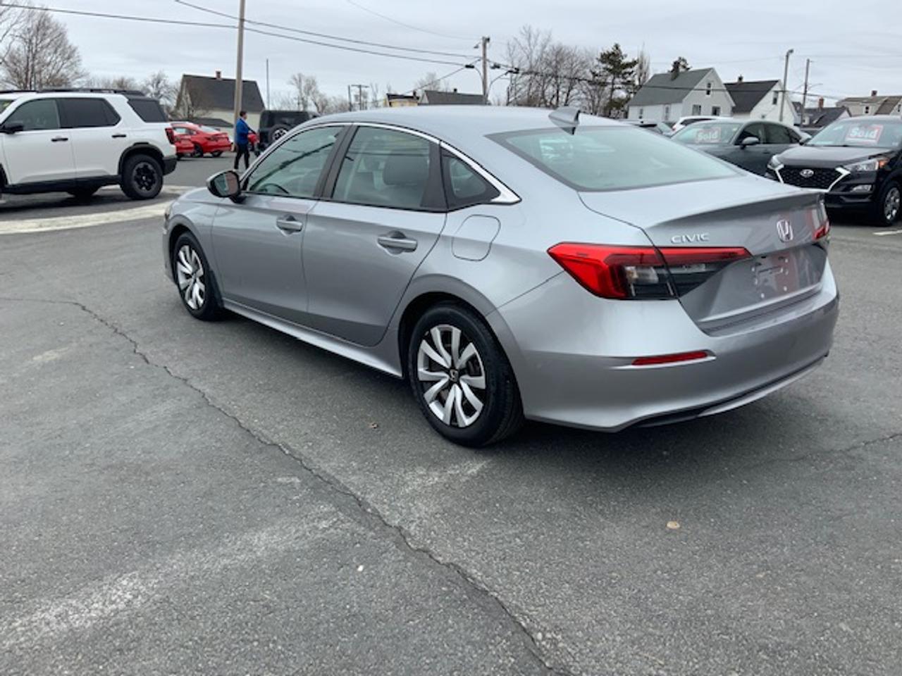 2023 Honda Civic SEDAN LX Photo