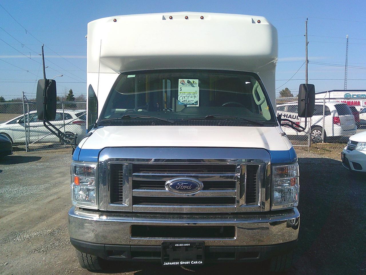 2017 Ford Econoline E-350 Super Duty Bus 158 DRW Photo2
