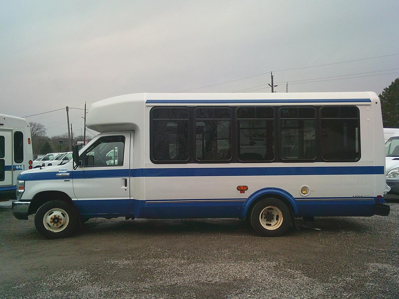 2017 Ford Econoline E-350 Super Duty Bus 158 DRW 7 PASS