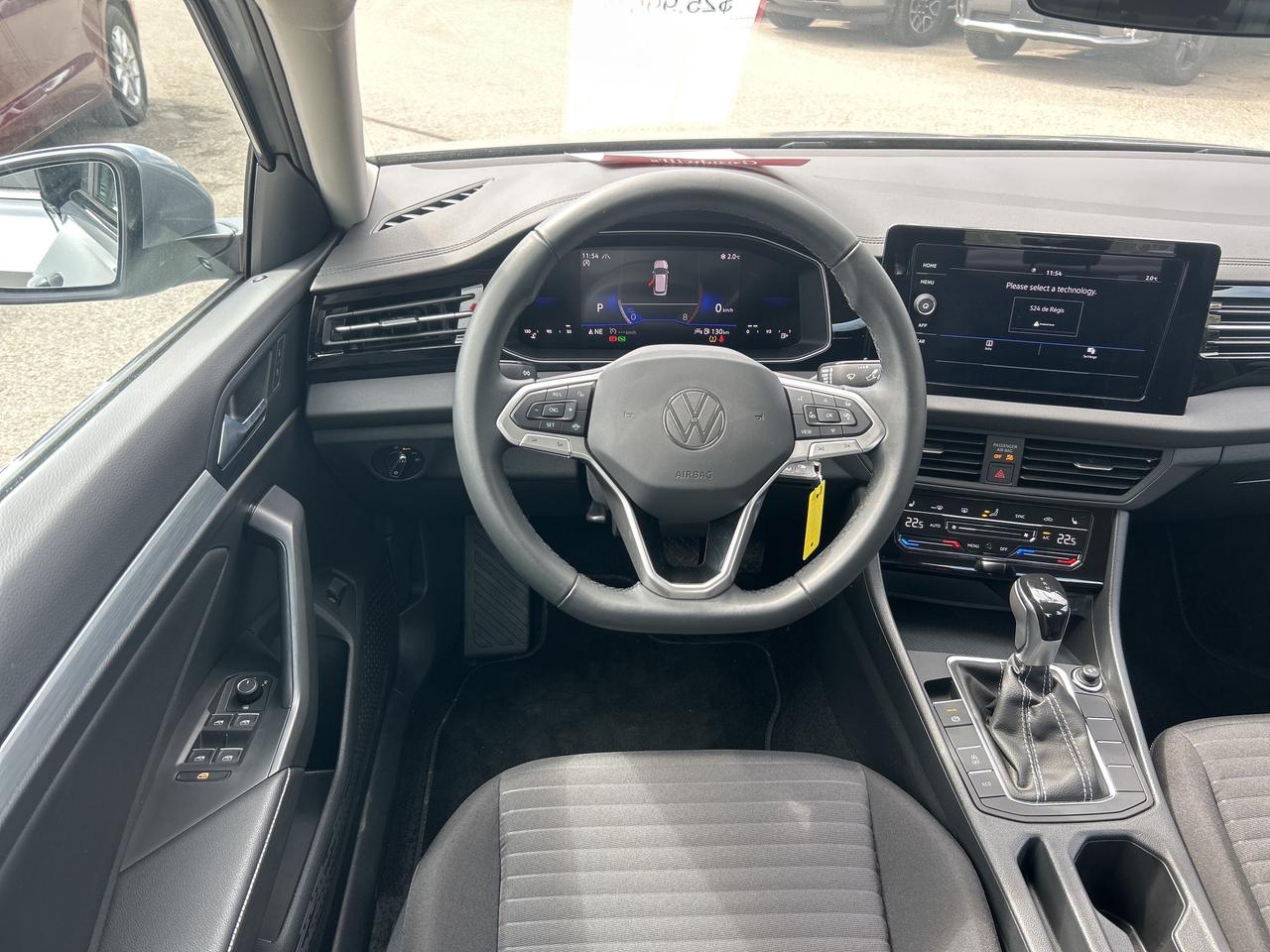 2025 Volkswagen Jetta TRENDLINE, CLEAN CARFAX, BACK UP CAMERA! - Photo #11