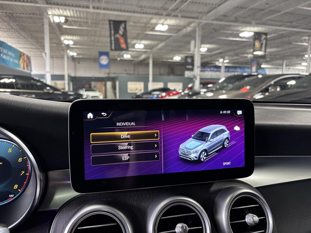 2021 Mercedes-Benz GLC GLC300|4MATIC|AMGPKG|NAV|HEADSUP|AMBIENT|WOOD|360| Photo