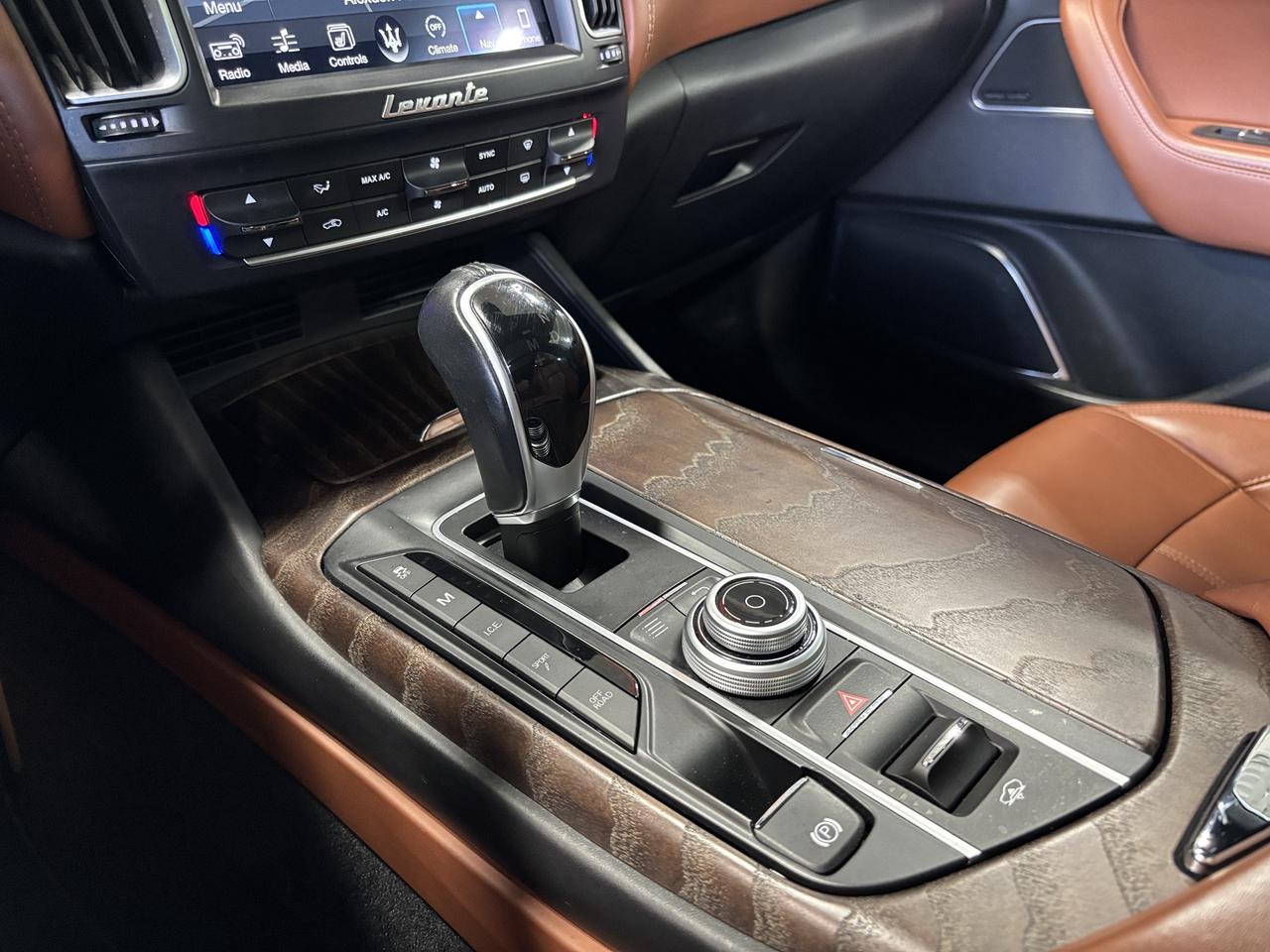 2017 Maserati Levante S AWD|NAV|WOOD|CARAMELSEATS|PANOROOF|360CAM|+++ Photo