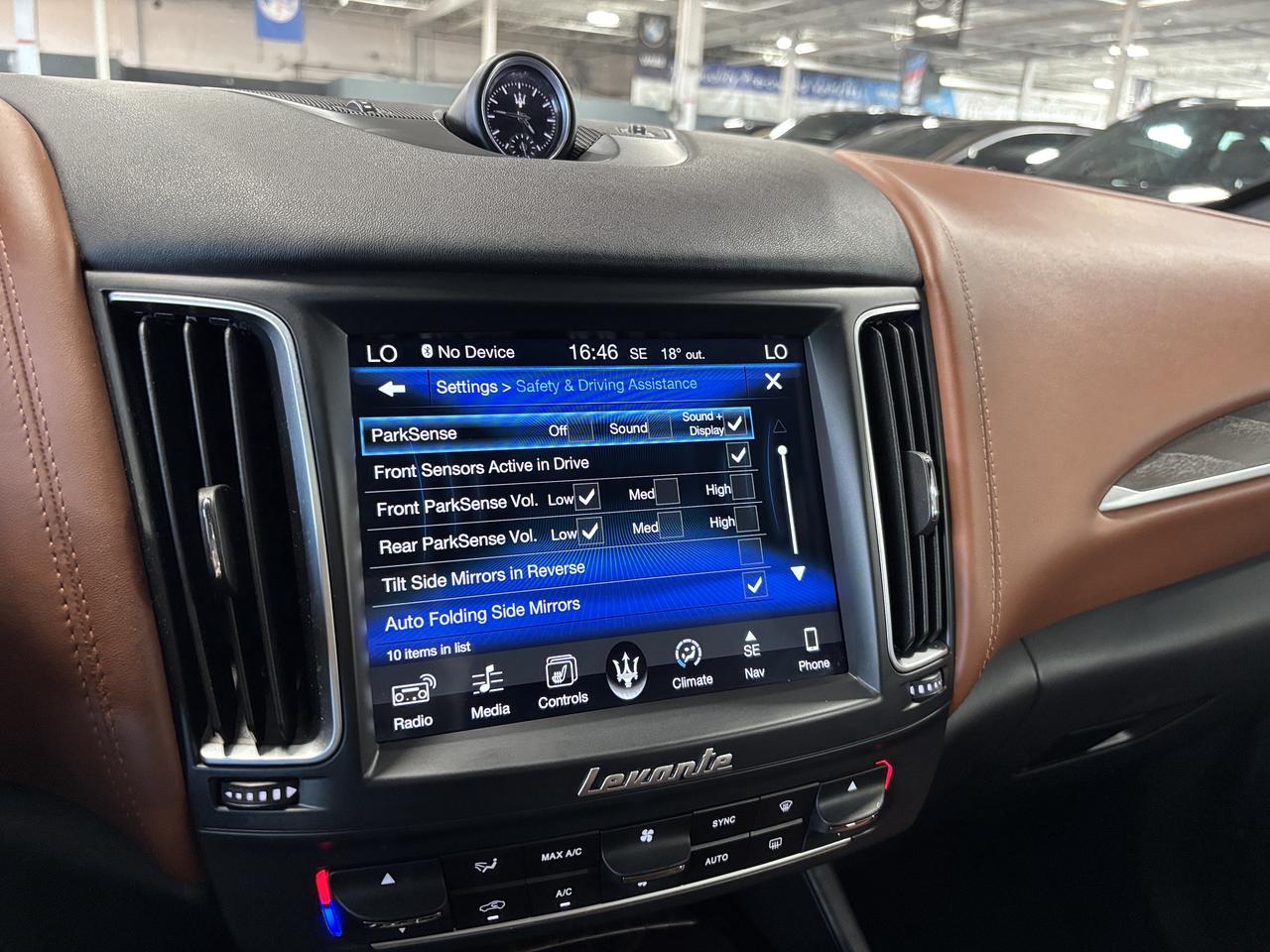 2017 Maserati Levante S AWD|NAV|WOOD|CARAMELSEATS|PANOROOF|360CAM|+++ Photo