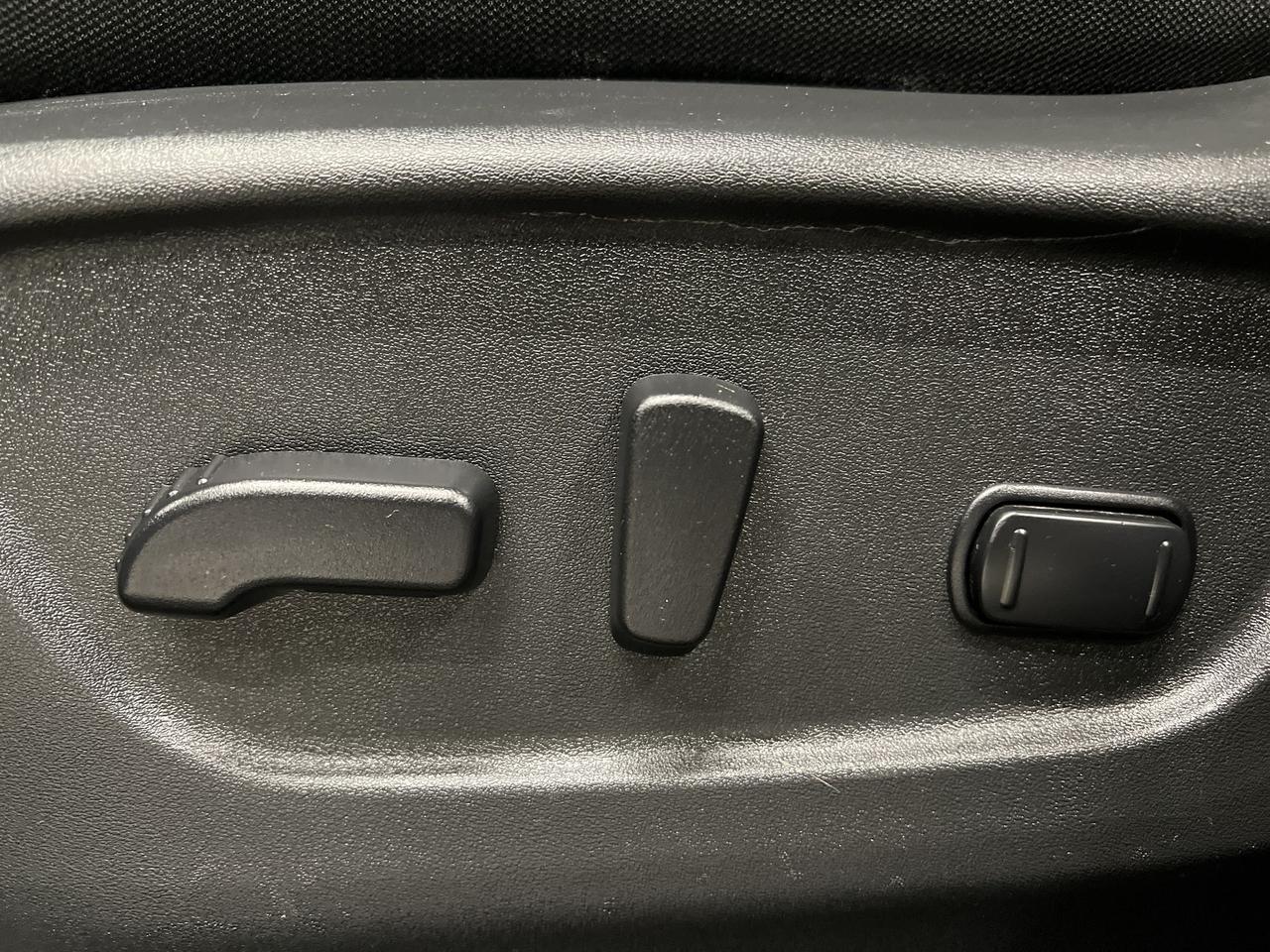 2019 Nissan Rogue SV AWD | HTD SEATS | CARPLAY | REMOTE START | A/C Photo