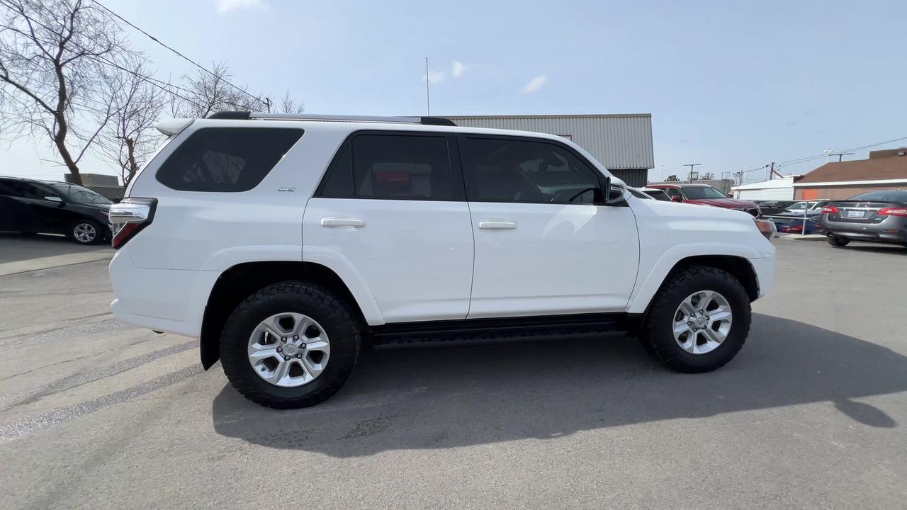 2020 Toyota 4Runner 4X4 | 7-PASS | HTD LEATHER | SUNROOF | CARPLAY Photo