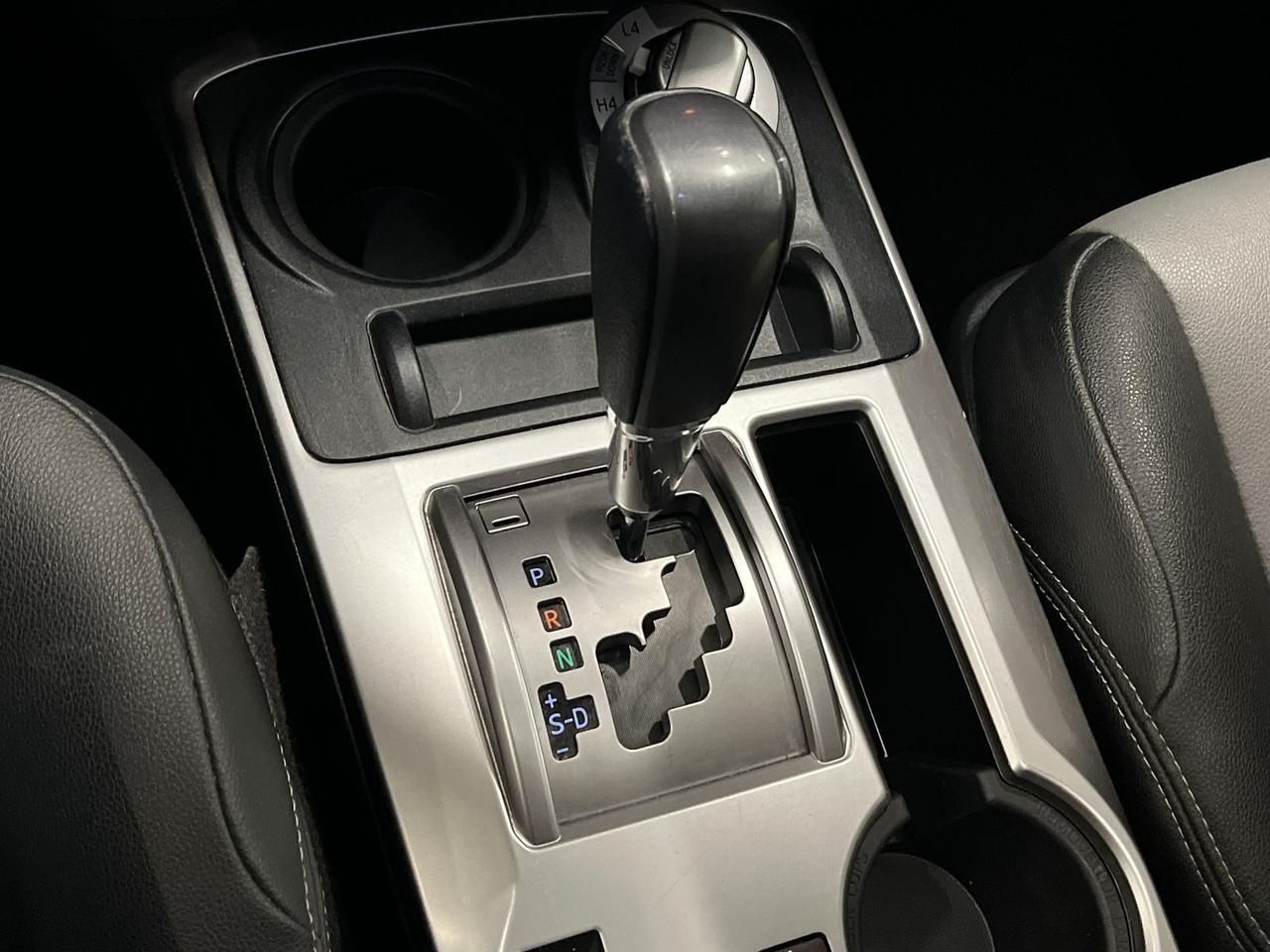 2020 Toyota 4Runner 4X4 | 7-PASS | HTD LEATHER | SUNROOF | CARPLAY Photo