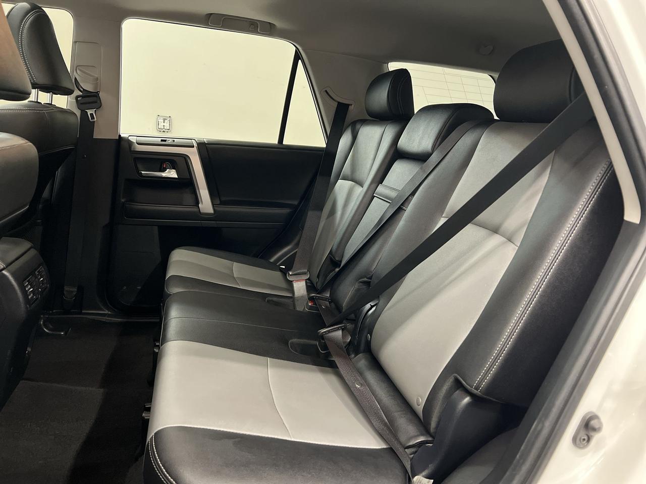 2020 Toyota 4Runner 4X4 | 7-PASS | HTD LEATHER | SUNROOF | CARPLAY Photo