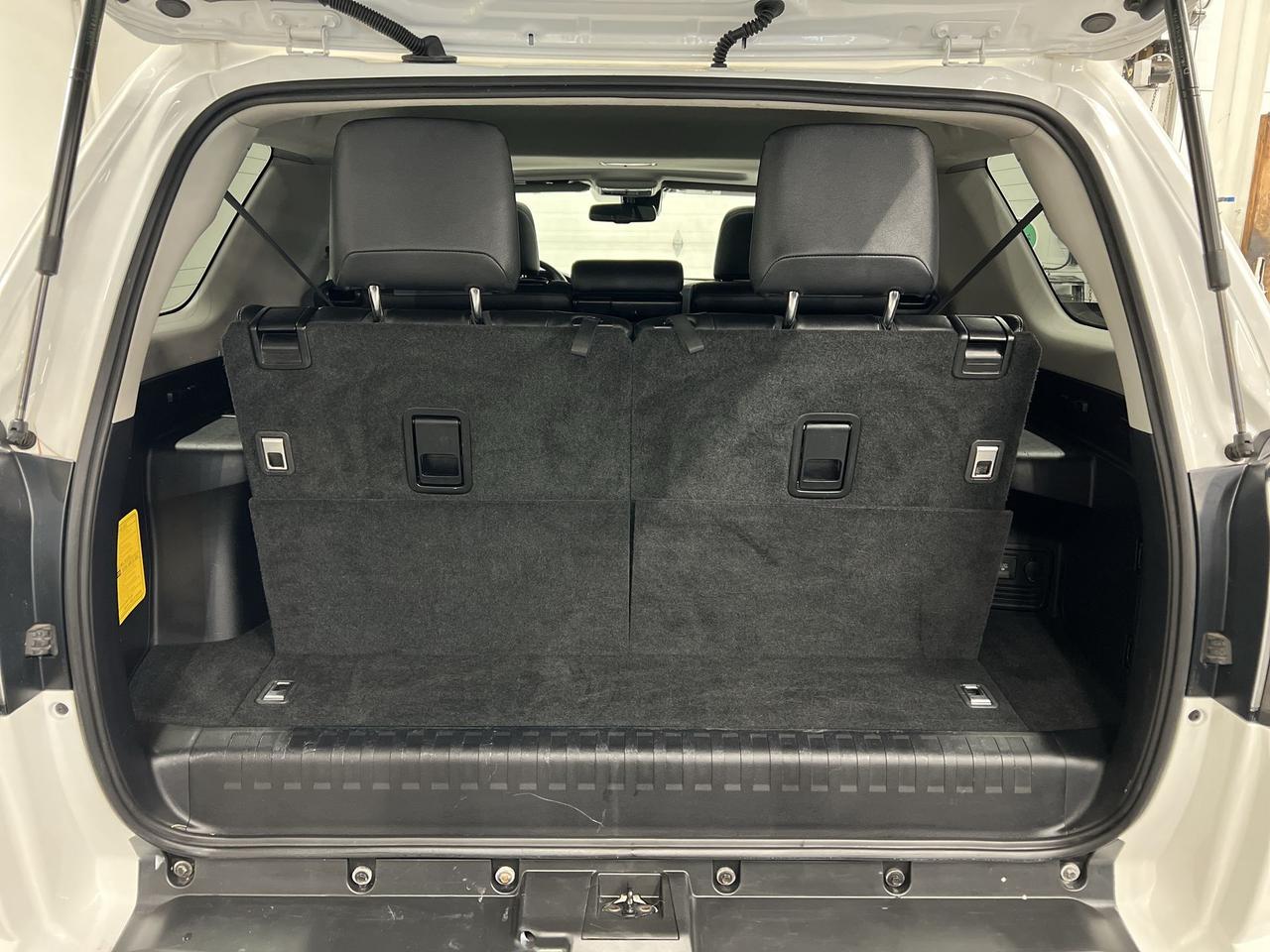 2020 Toyota 4Runner 4X4 | 7-PASS | HTD LEATHER | SUNROOF | CARPLAY Photo