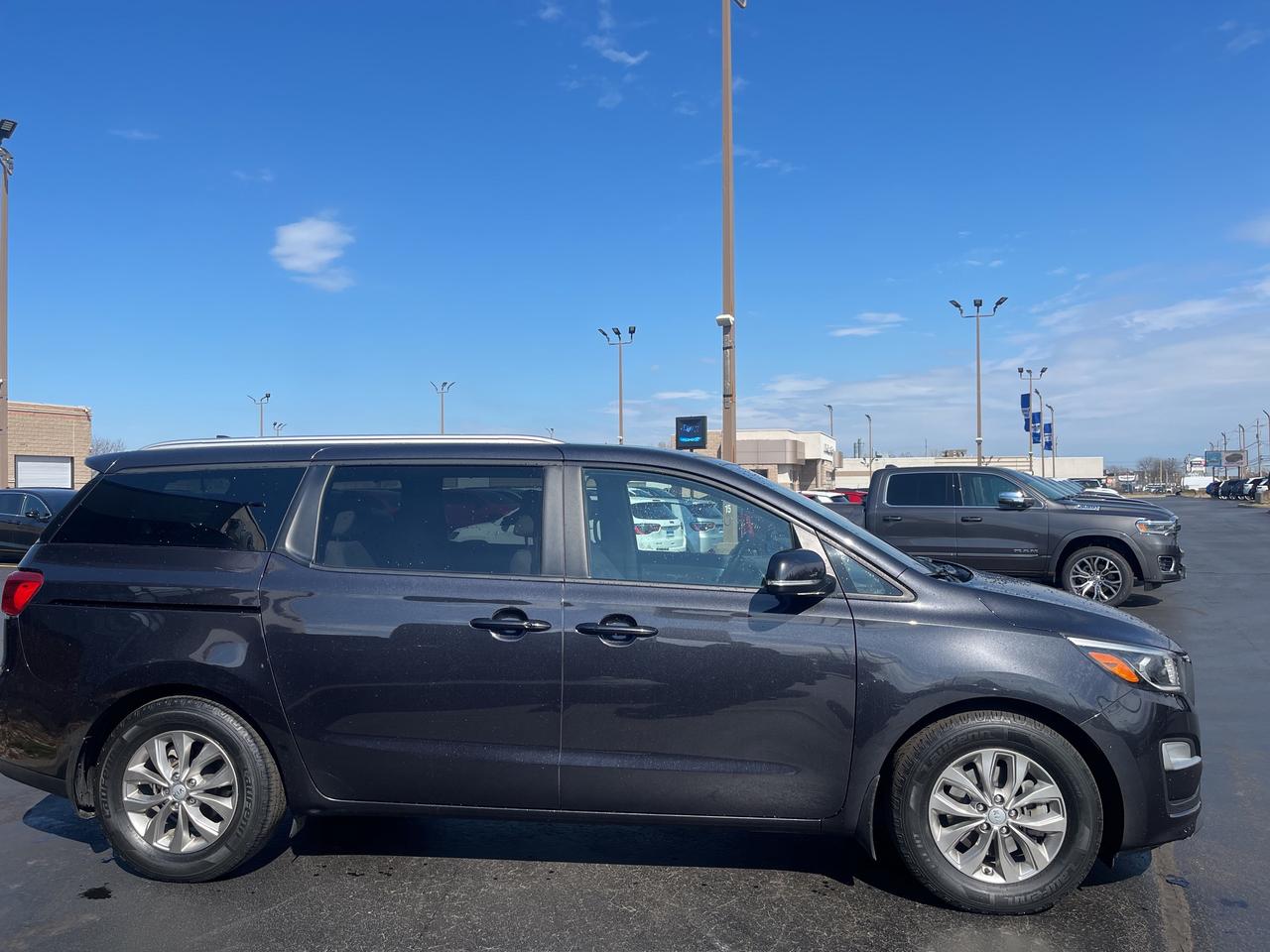 2019 Kia Sedona Plus Photo